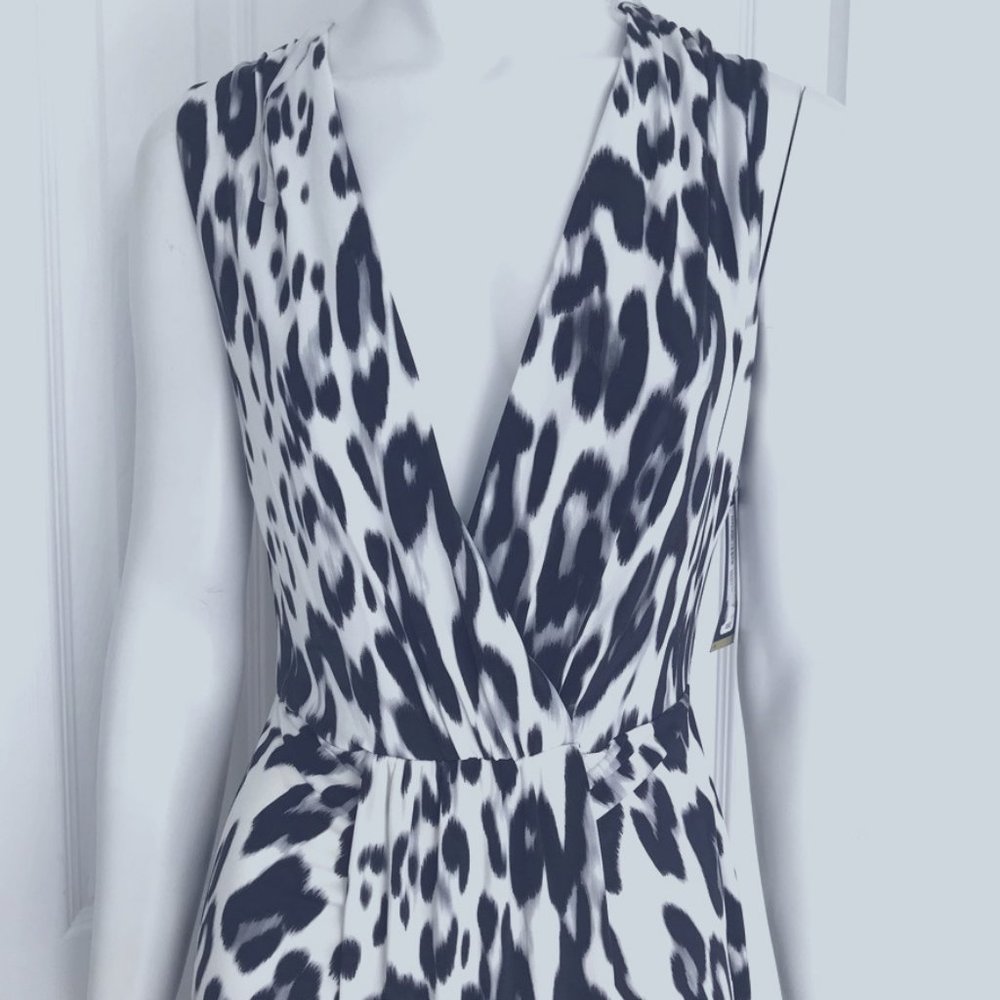 Animal Print Low V-Neckline Dress Size Small New - Picture 3 of 10